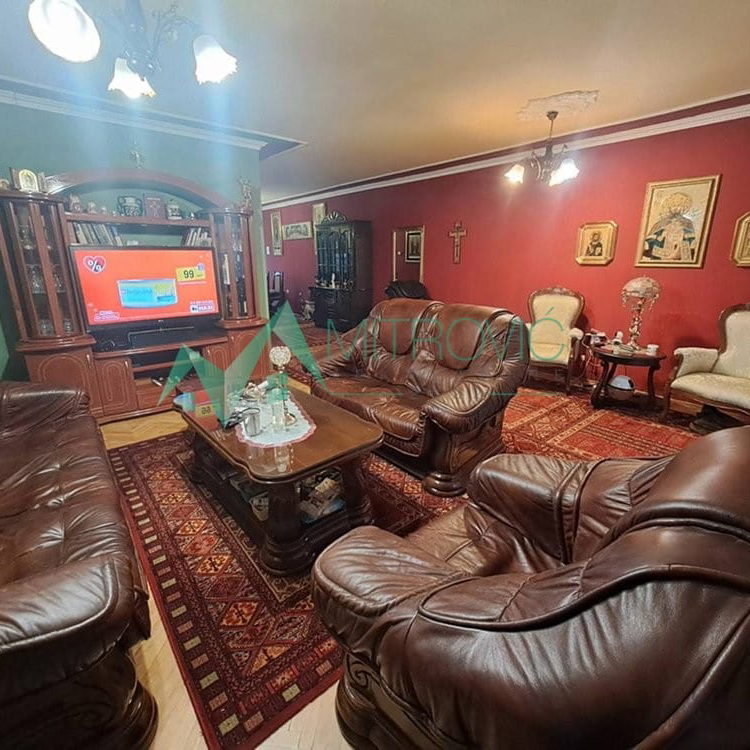 Kuća Prodaja Petrovaradin  250 m2