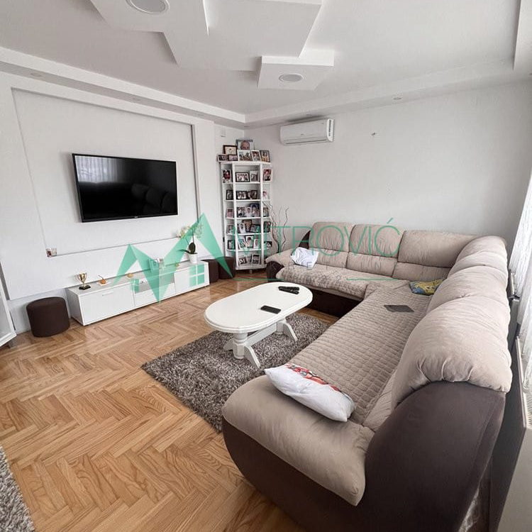 Kuća Prodaja Petrovaradin  95 m2