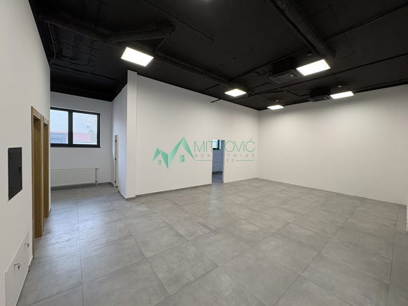 Lokal Prodaja Novi Sad  192 m2
