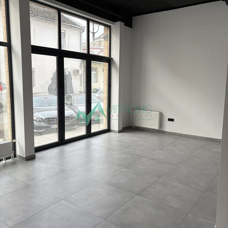 Lokal Prodaja Novi Sad  192 m2