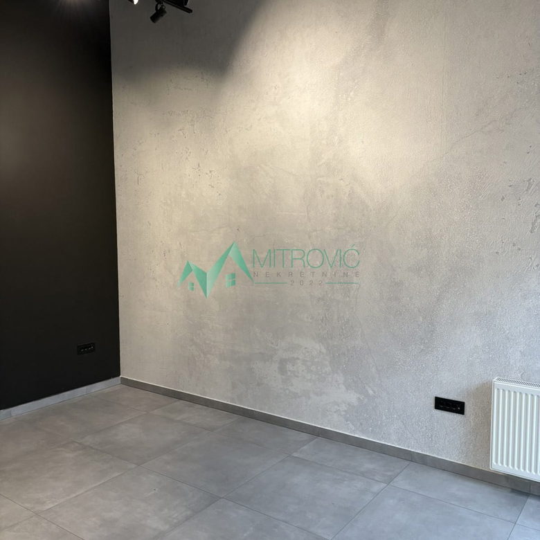 Lokal Prodaja Novi Sad  192 m2