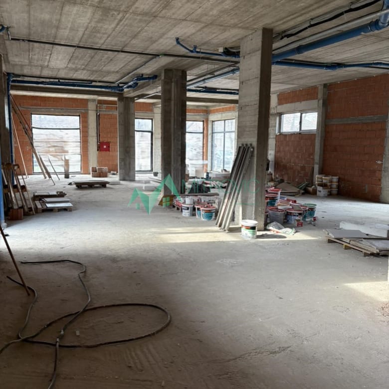 Lokal na prodaju, Petrovaradin, Novi Sad, 303m², 468.100 €