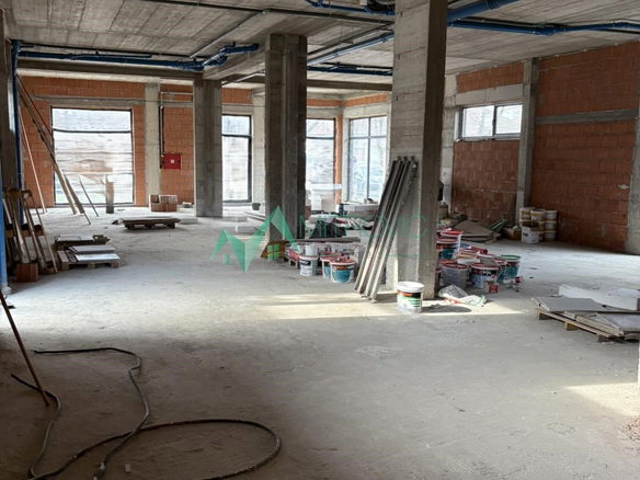 Lokal Prodaja Petrovaradin  303 m2