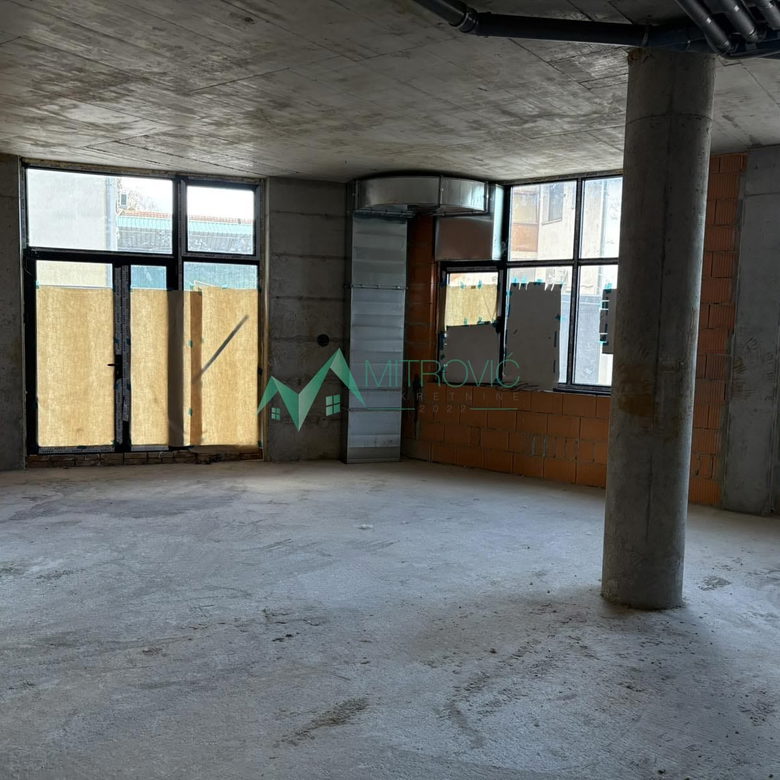 Lokal Prodaja Novi Sad  327 m2