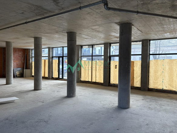 Lokal Prodaja Novi Sad  327 m2