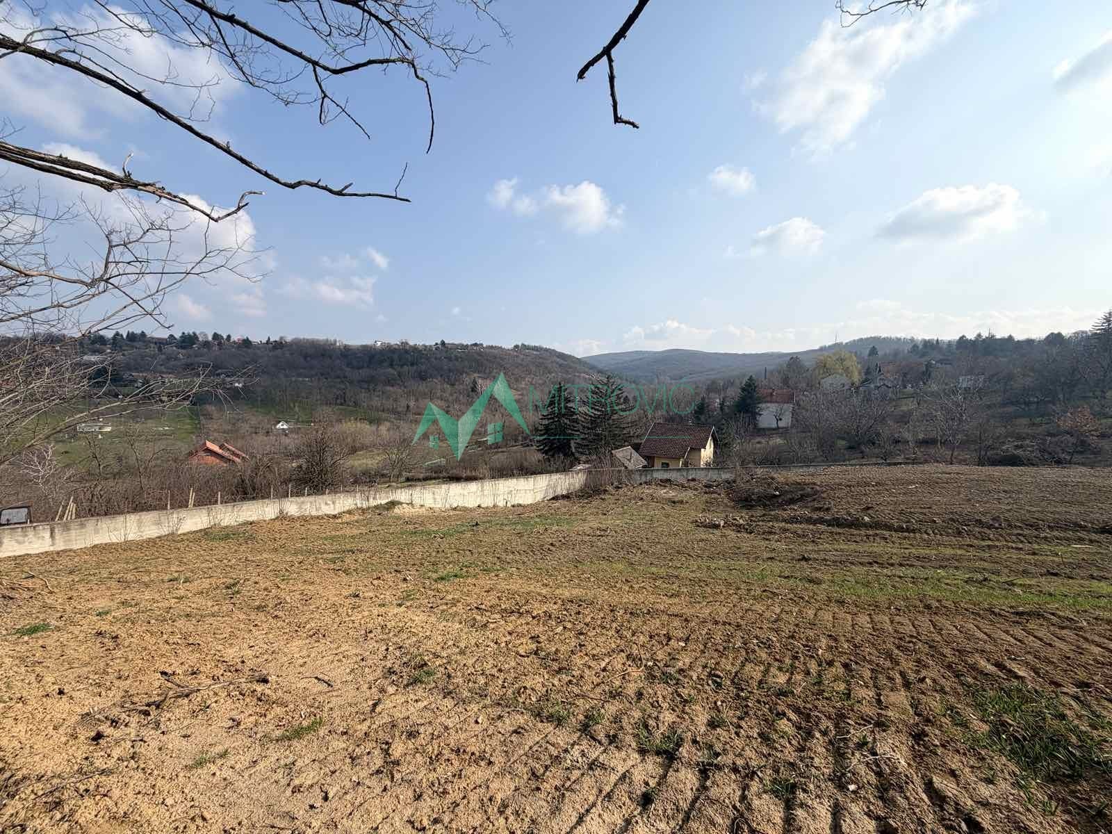 Plac Prodaja Sremska Kamenica  914 m2