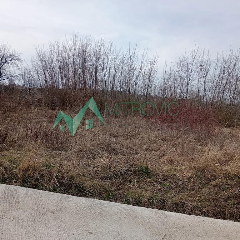 Plac Prodaja Sremska Kamenica  2504 m2
