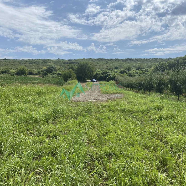 Plac Prodaja Vrdnik  1020 m2