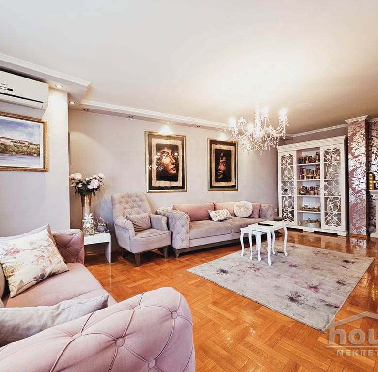 Petosoban stan na prodaju, Cara Dušana, Novi Sad, 124m², 260.000 €