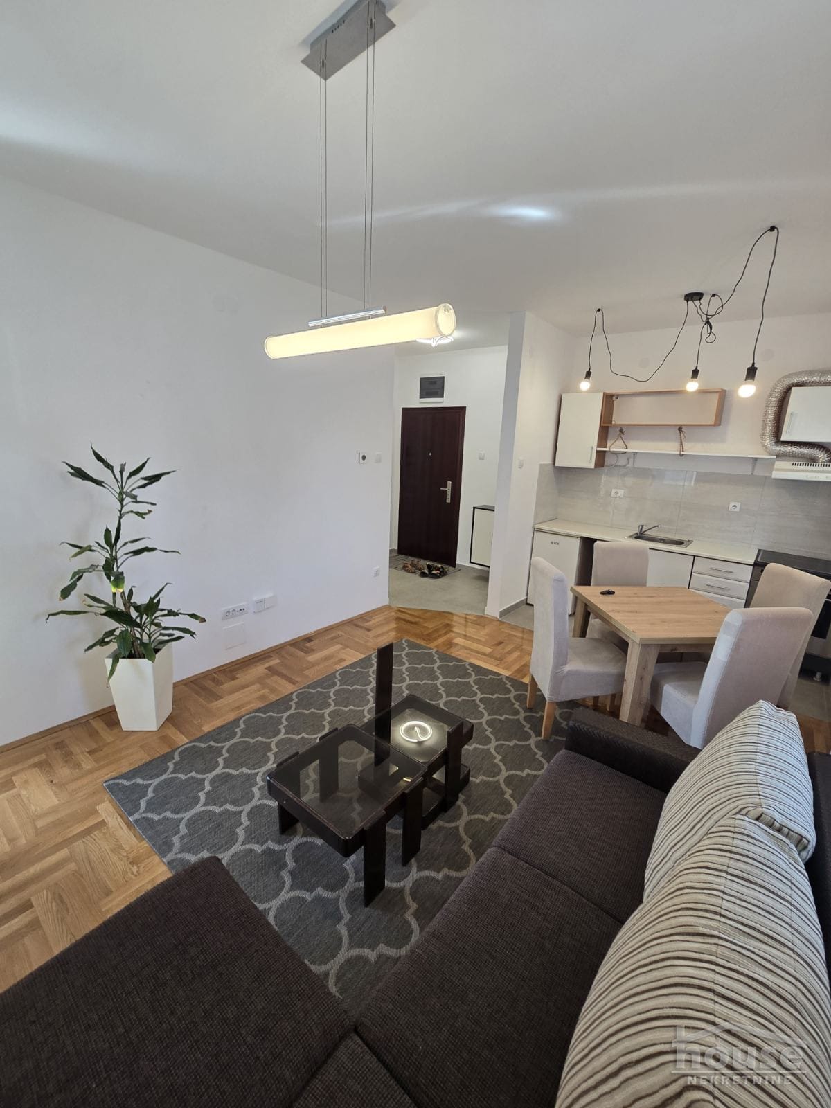 Stan Prodaja Novi Sad  37 m2
