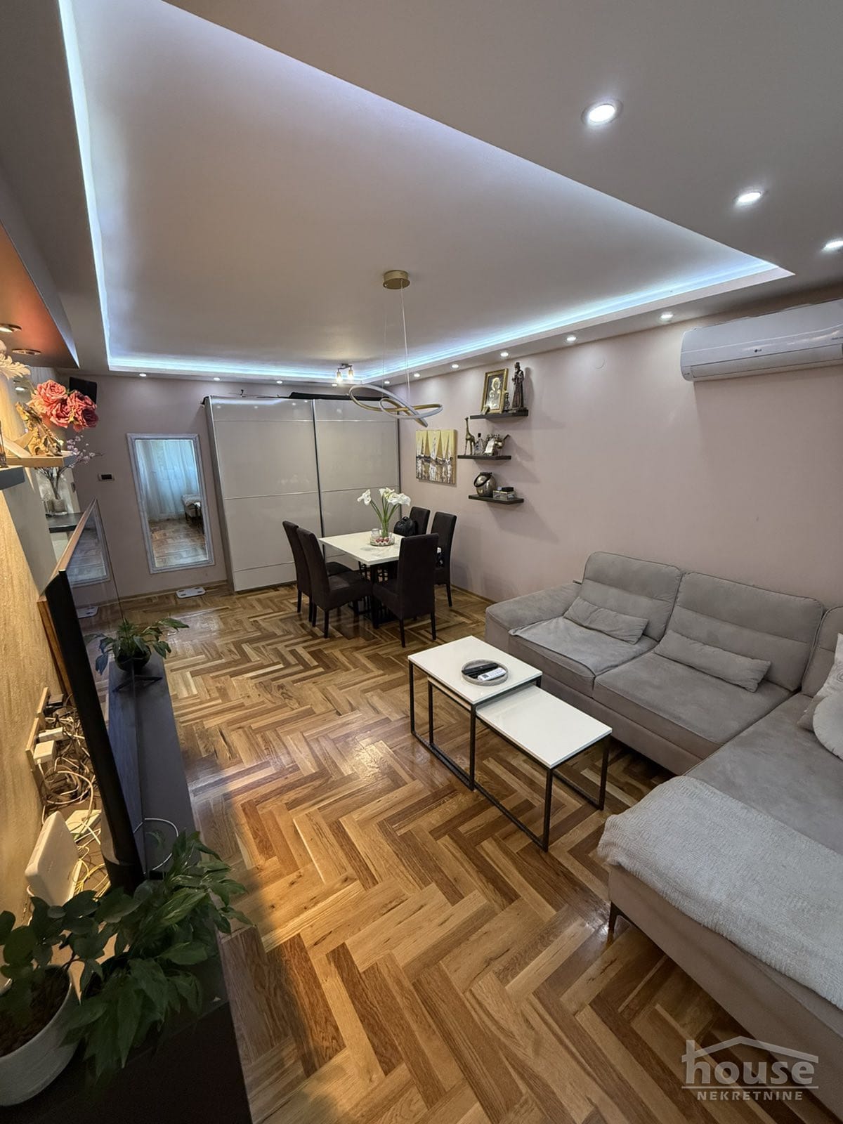 Stan Prodaja Novi Sad  42 m2