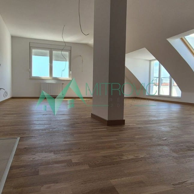 Stan Prodaja Petrovaradin  84 m2