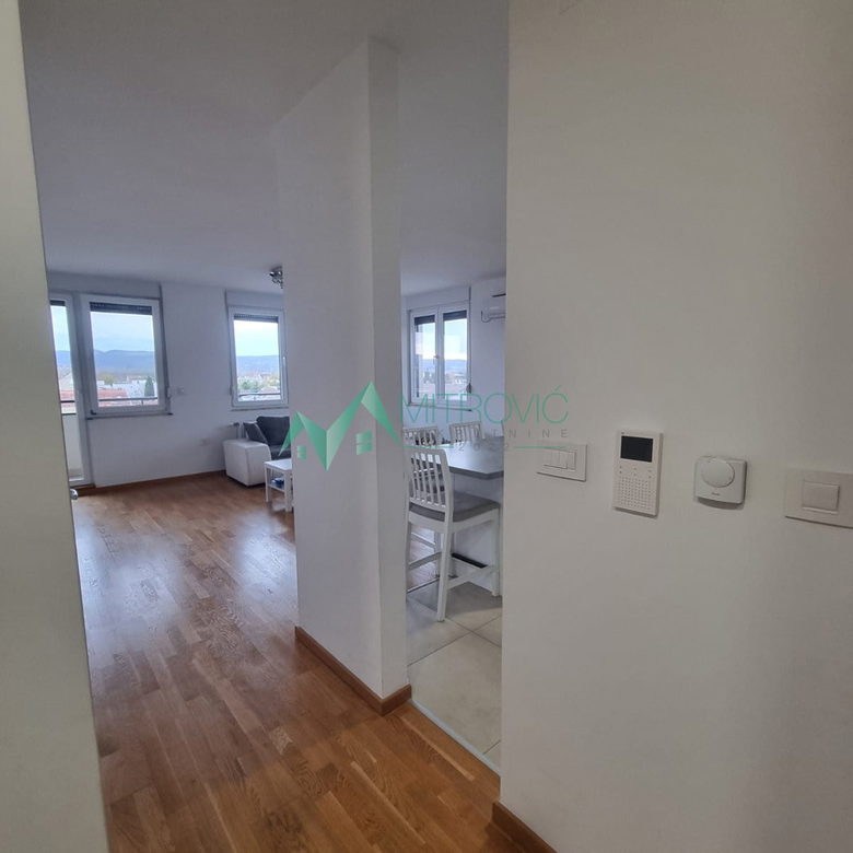 Stan Prodaja Novi Sad  82 m2