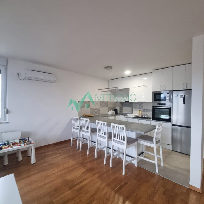 Stan Prodaja Novi Sad  82 m2