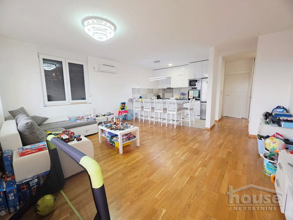 Stan Prodaja Novi Sad  82 m2