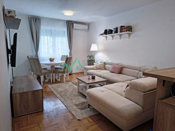 Stan Prodaja Novi Sad  64 m2