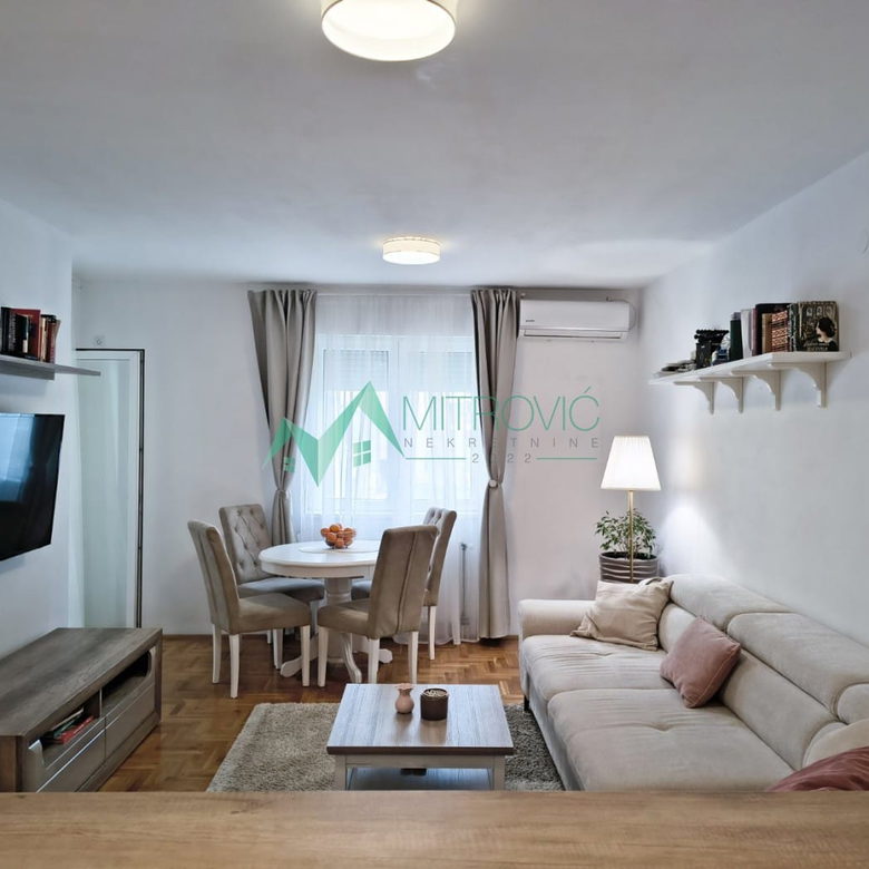 Stan Prodaja Novi Sad  64 m2