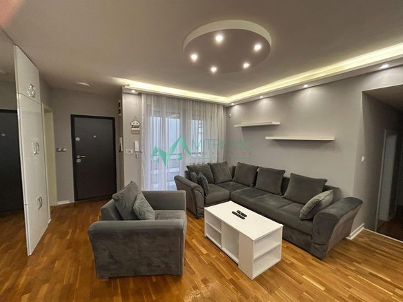 Stan Prodaja Novi Sad  67 m2