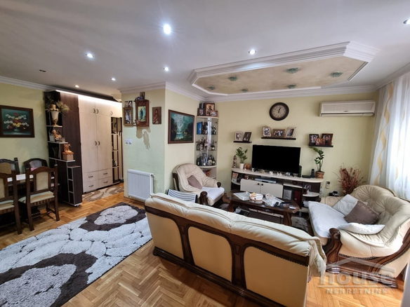 Stan Prodaja Novi Sad  77 m2