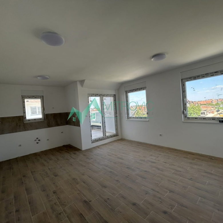 Stan Prodaja Novi Sad  82 m2