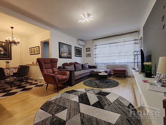 Stan Prodaja Novi Sad  70 m2