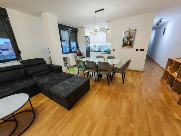 Stan Prodaja Novi Sad  87 m2