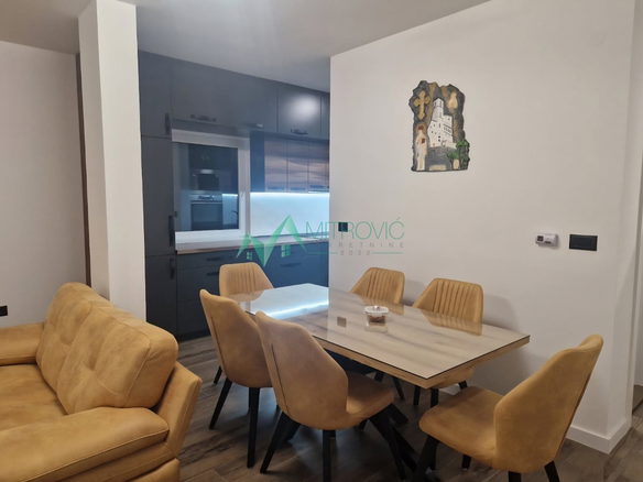 Stan Prodaja Novi Sad  88 m2