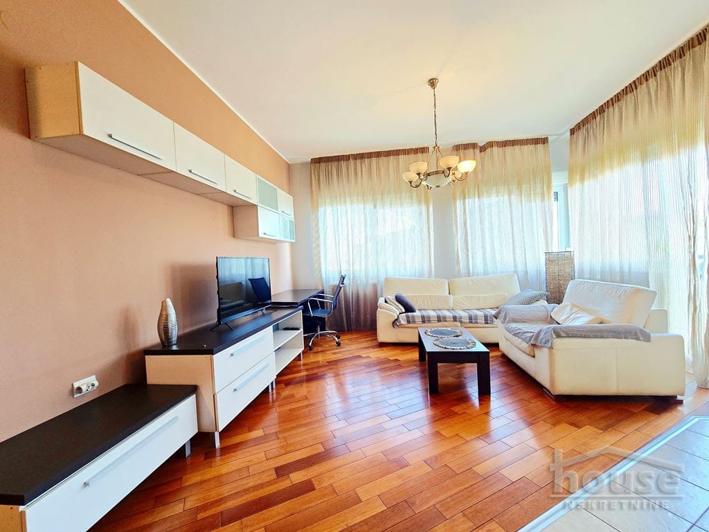 Stan Prodaja Novi Sad  67 m2