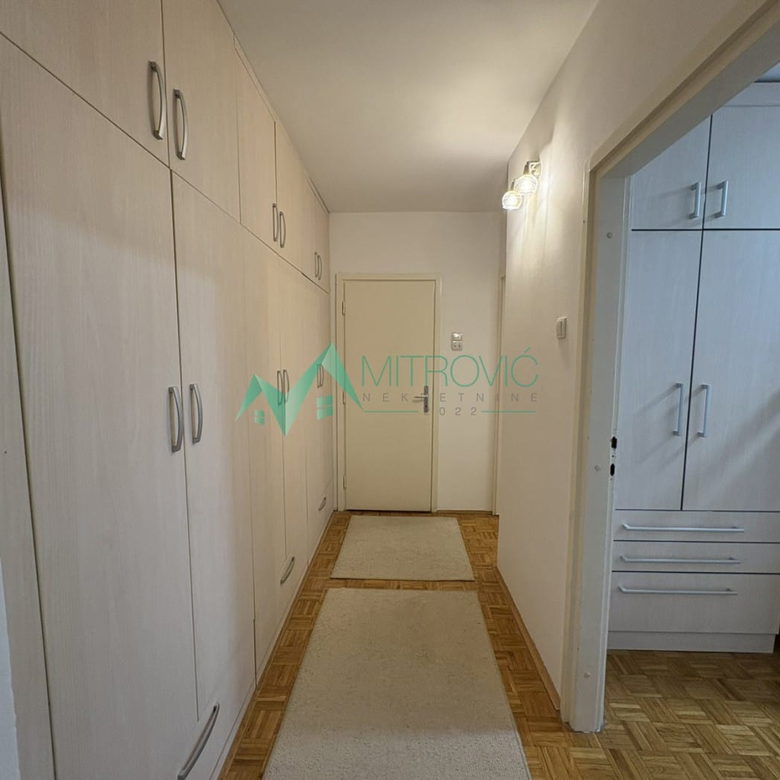 Stan Prodaja Novi Sad  74 m2
