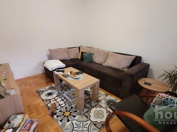 Stan Prodaja Novi Sad  77 m2