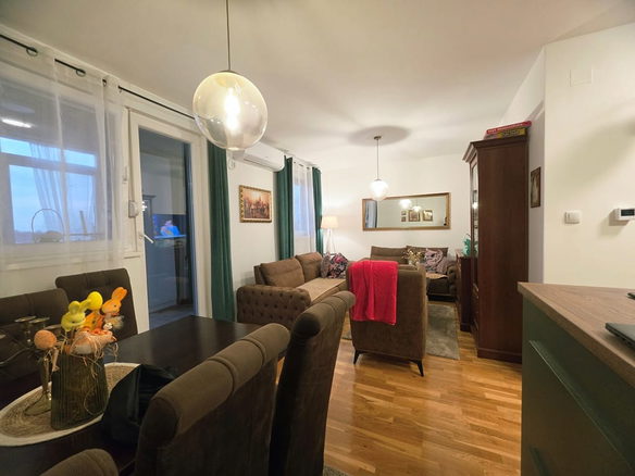 Stan Prodaja Novi Sad  74 m2