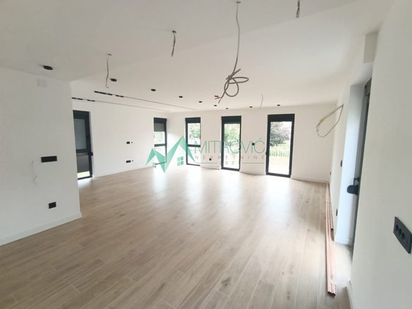 Stan Prodaja Novi Sad  205 m2