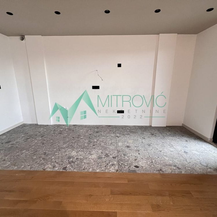 Stan Prodaja Novi Sad  210 m2