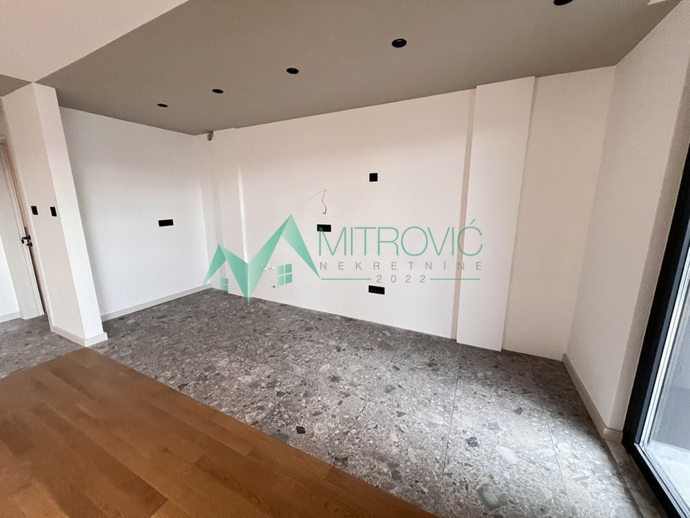 Stan Prodaja Novi Sad  210 m2
