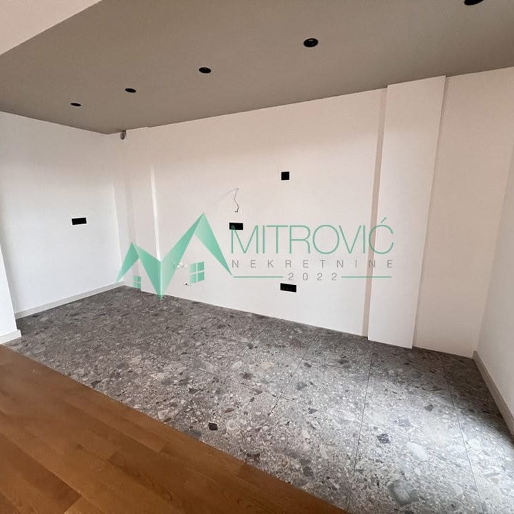Stan Prodaja Novi Sad  210 m2