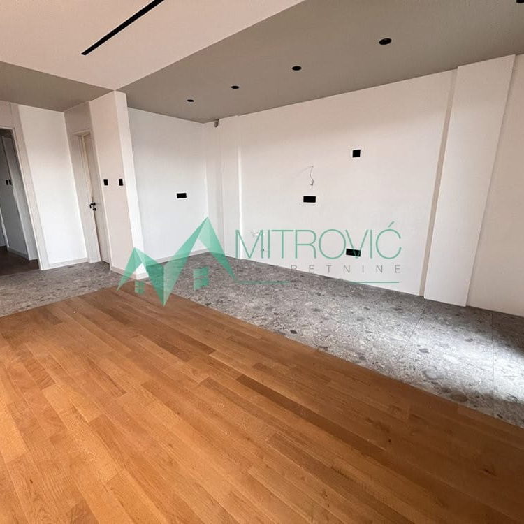 Stan Prodaja Novi Sad  210 m2