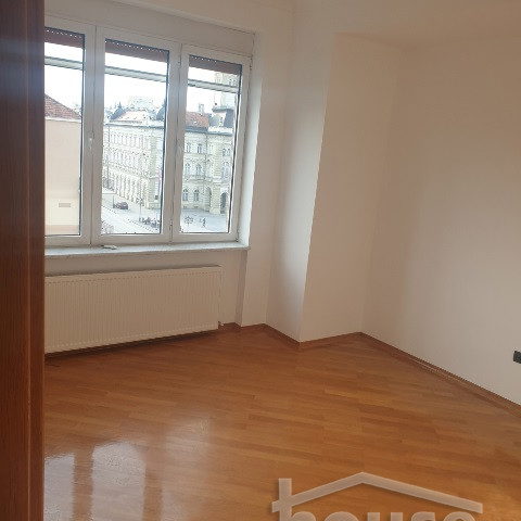 Stan Prodaja Novi Sad  100 m2