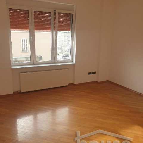 Stan Prodaja Novi Sad  100 m2