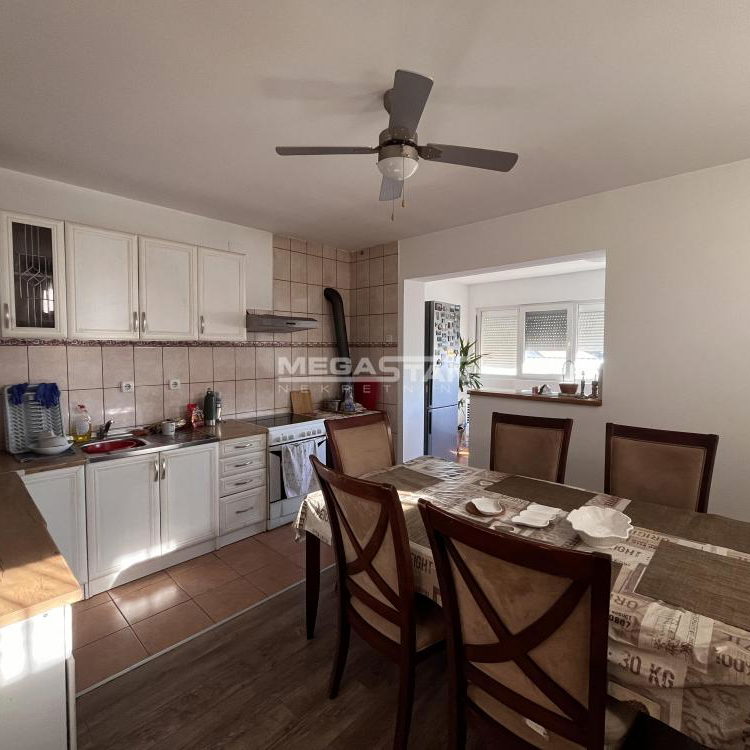 Kuća na prodaju, Vrčin, Beograd, 184m², 200.000 €