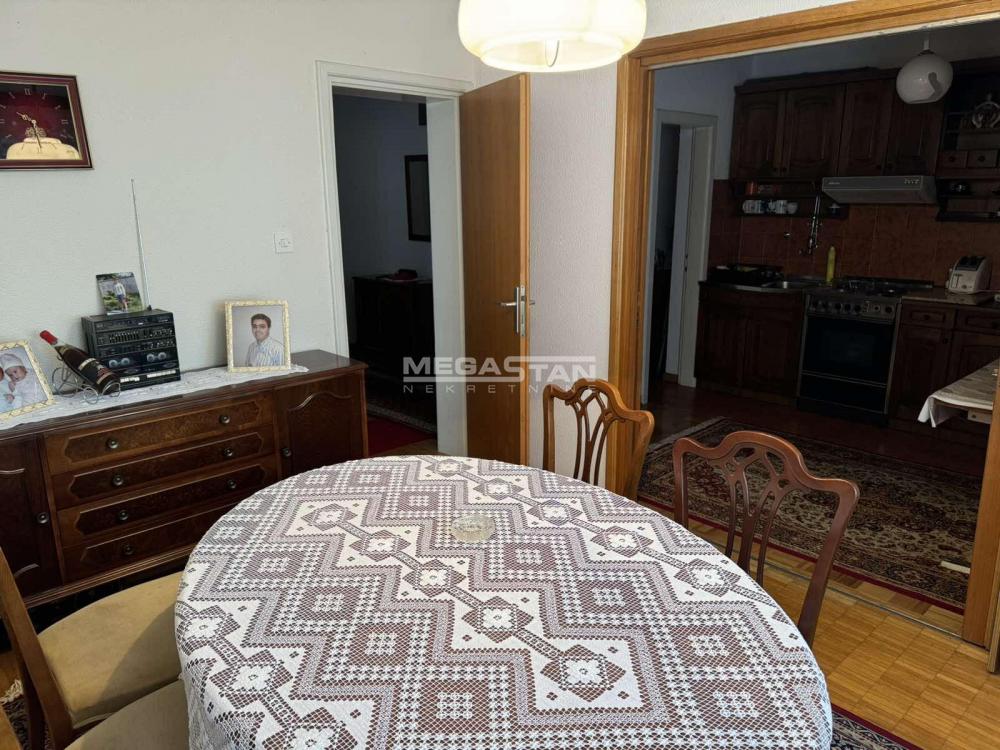 108091679-3-20241107161226 Kuća na prodaju, Leštane, Beograd, 372m², 220.000 €