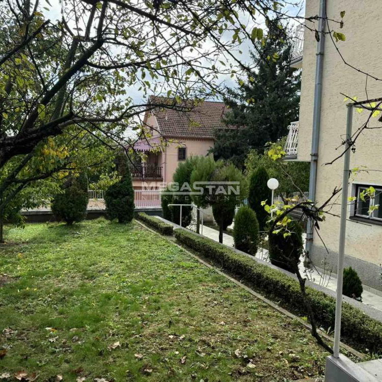 Kuća na prodaju, Leštane, Beograd, 372m², 220.000 €