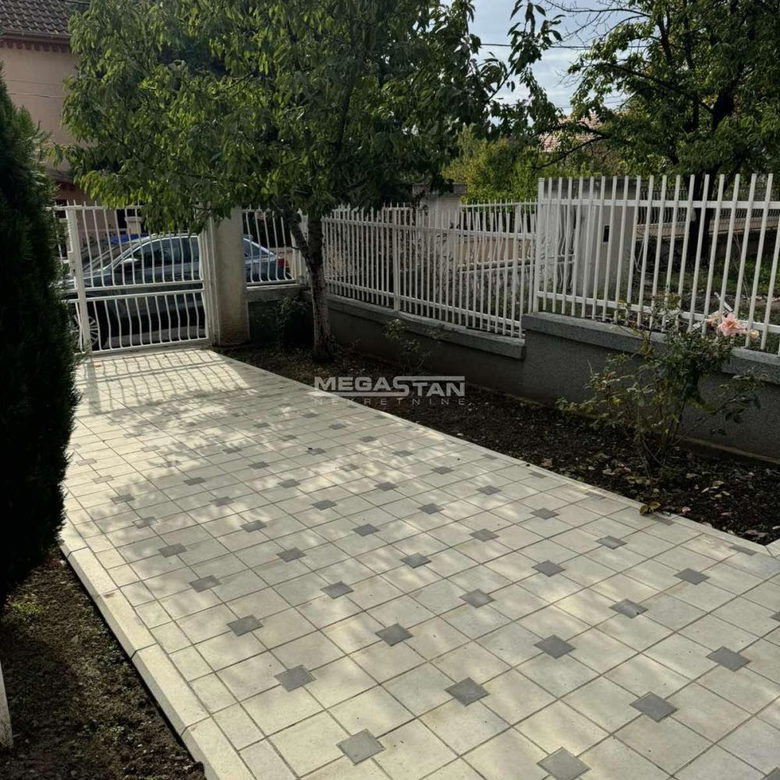 Kuća na prodaju, Leštane, Beograd, 372m², 220.000 €