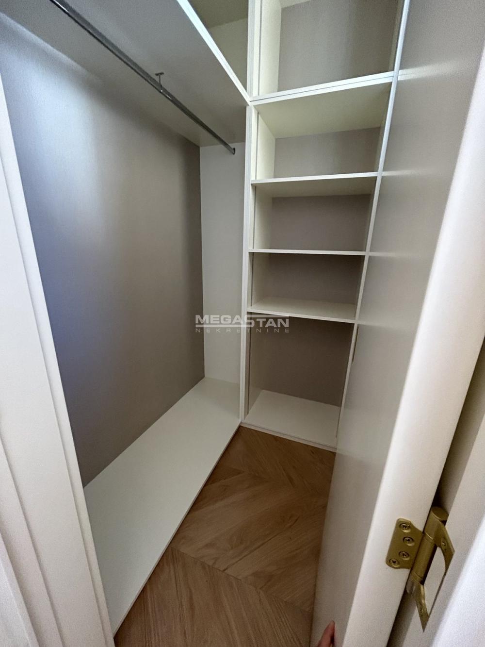 108092122-5-20241118132853 Četvorosoban stan na prodaju, Krunski Venac, Beograd, 100m², 530.000 €