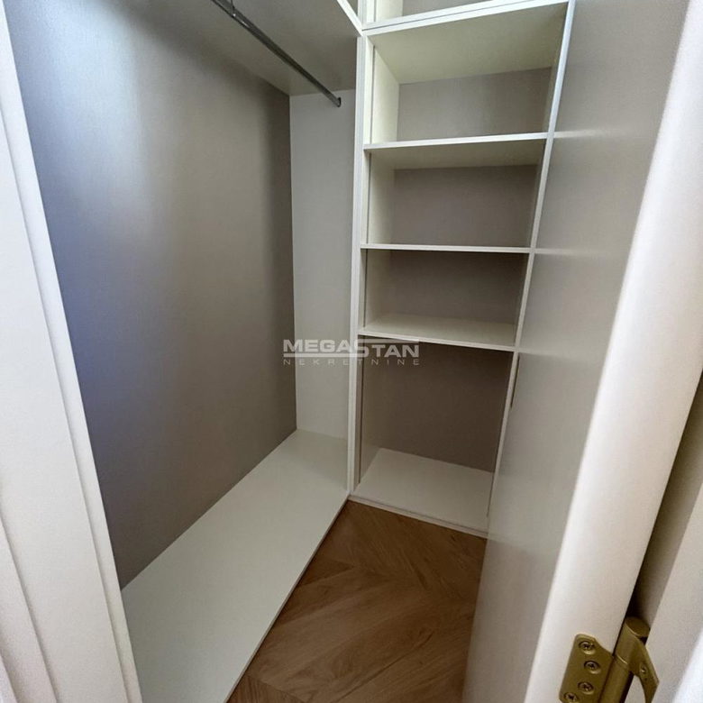 Četvorosoban stan na prodaju, Krunski Venac, Beograd, 100m², 530.000 €
