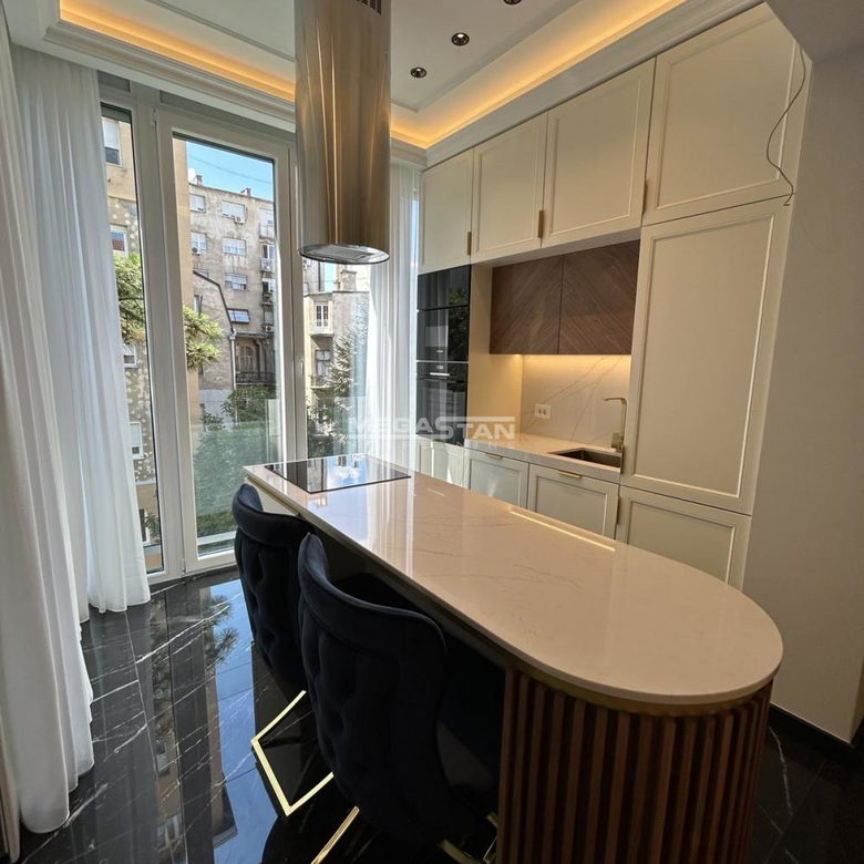 Četvorosoban stan na prodaju, Krunski Venac, Beograd, 100m², 530.000 €