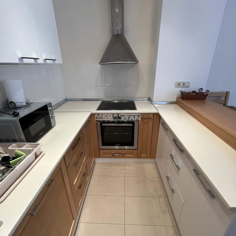 Trosoban stan na prodaju, Blok 67 – Belville, Beograd, 106m², 7. sprat, 390.000 €
