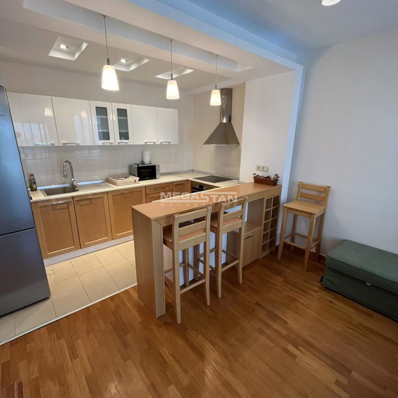 Trosoban stan na prodaju, Blok 67 – Belville, Beograd, 106m², 7. sprat, 390.000 €