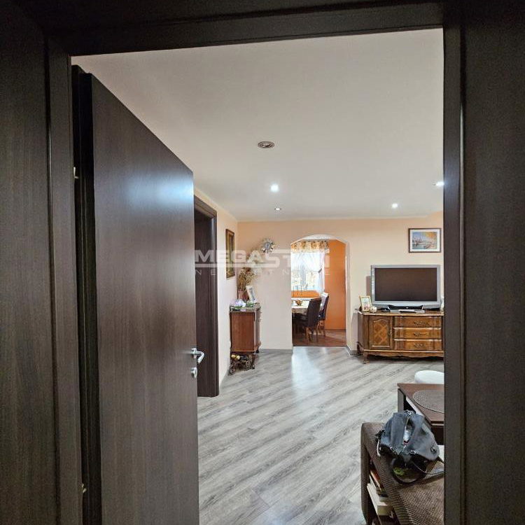 Kuća na prodaju, Zvezdarska Šuma, Beograd, 214m², Prizemlje, 330.000 €