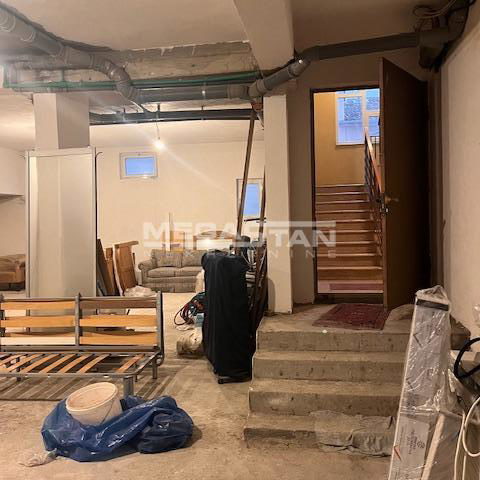 Lokal na prodaju, Učiteljsko Naselje, Beograd, 124m², 200.000 €