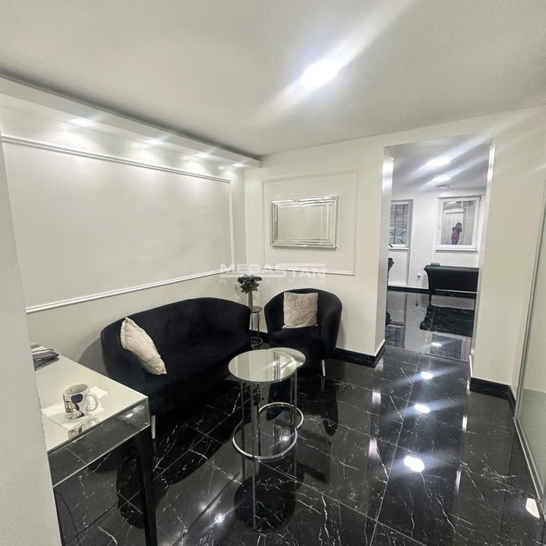 Dvoiposoban stan na prodaju, Trg Republike, Beograd, 50m², 299.500 €